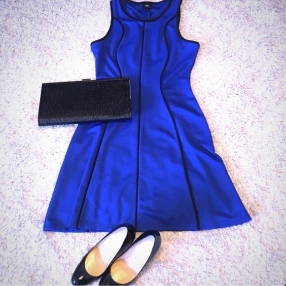 Royal blue with black piping textured dress size small - Picture 5 of 10